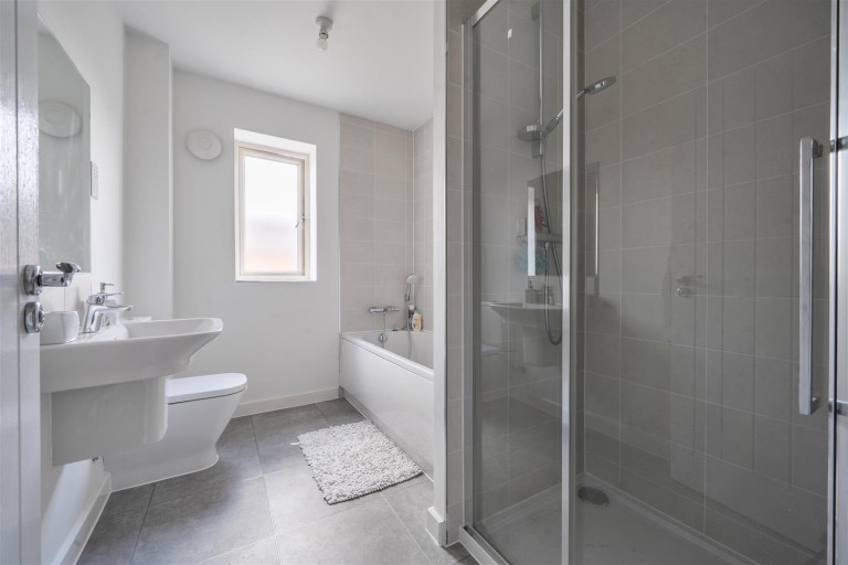 Images for Bailey Road, Banbury - Garage and parking