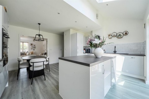 Click the photo for more details of Bailey Road, Banbury - Garage and parking