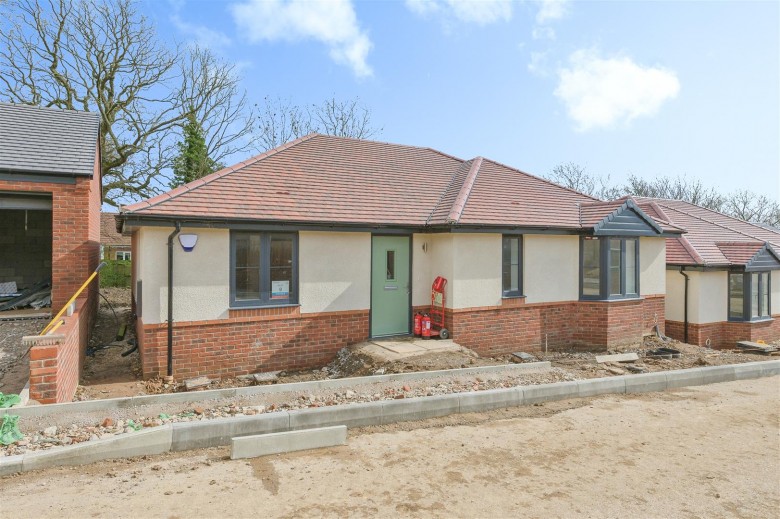Click the photo for more details of Forest Road, Coalville, LE67