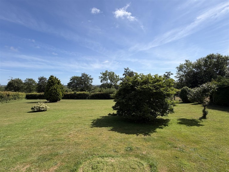 Images for Near Rackenford