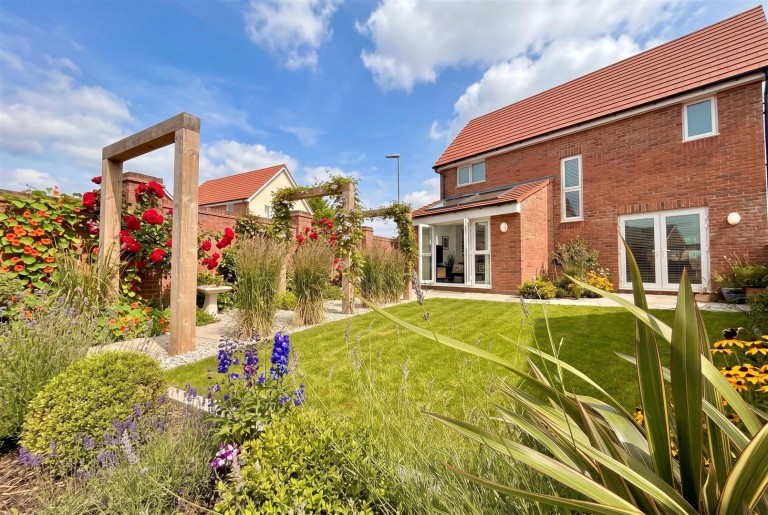 Images for Queen Eleanor Avenue, Grantham