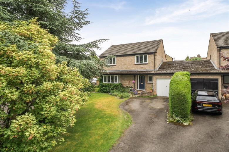 Click the photo for more details of Frog Hall, Silverstone, NN12