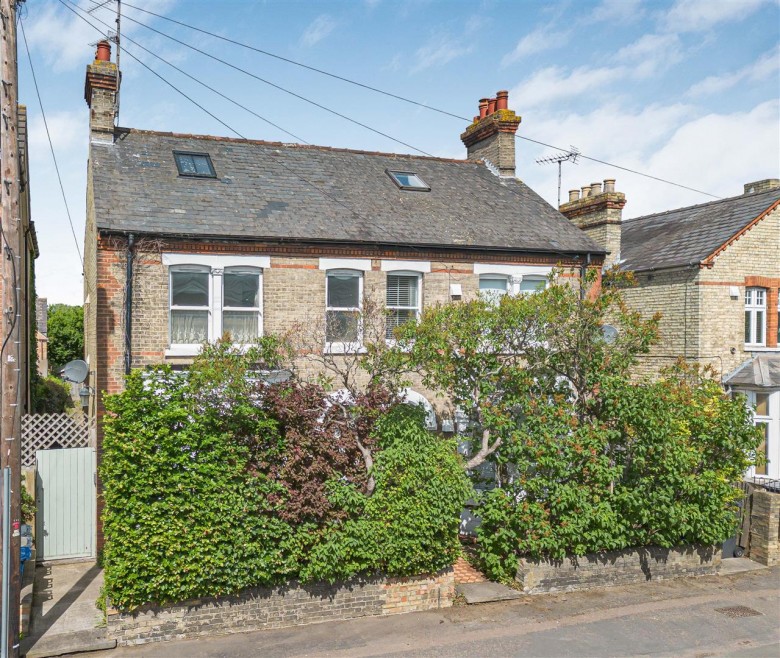 Click the photo for more details of Elizabeth Way, Cambridge
