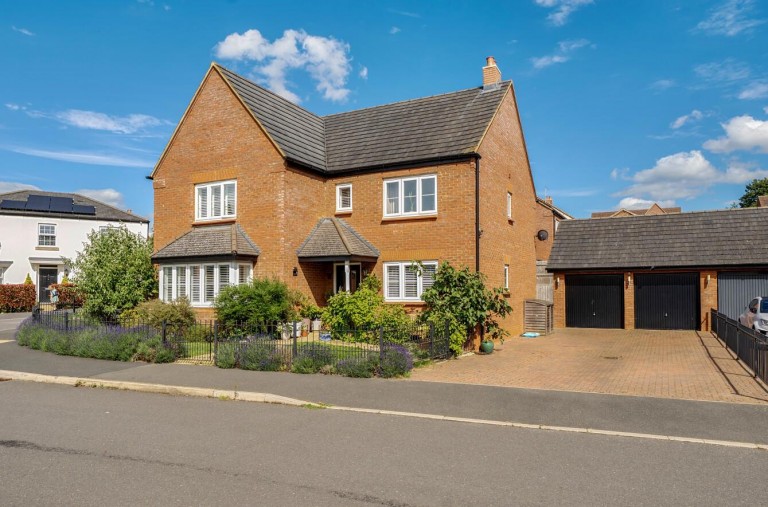 Images for Larbourne Park Road, Flore, Northampton, NN7