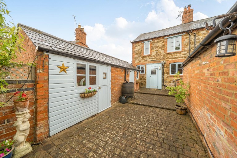 Images for Helmdon Road, Wappenham, NN12