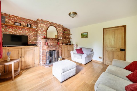 Click the photo for more details of Helmdon Road, Wappenham, NN12