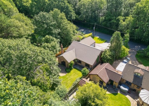 Click the photo for more details of Birchley Heath Road, Birchley Heath, CV10