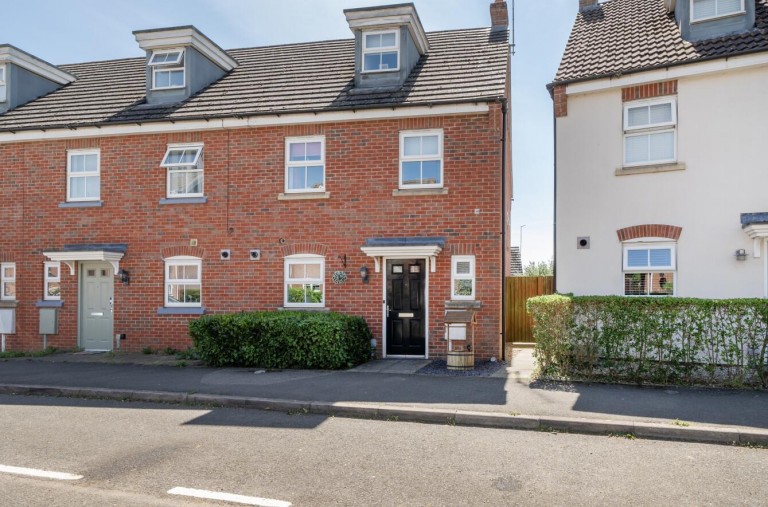 Images for Farnborough Drive, Daventry, NN11