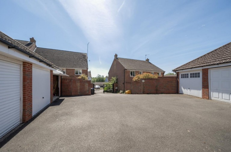Images for Farnborough Drive, Daventry, NN11