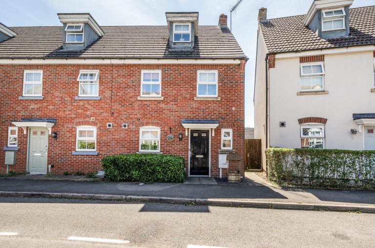 Images for Farnborough Drive, Daventry, NN11