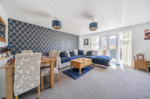 Click the photo for more details of Farnborough Drive, Daventry, NN11