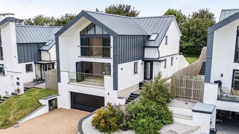 Click the photo for more details of Kingskerswell, South Devon