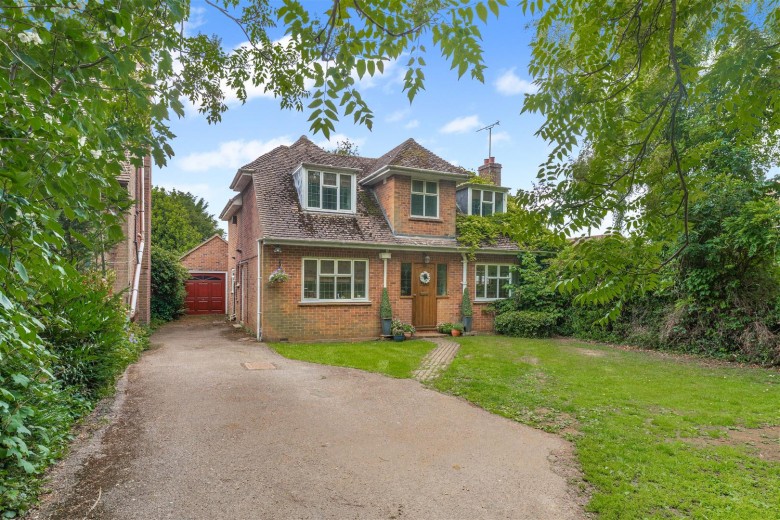 Click the photo for more details of Broad Gap, Bodicote, Banbury