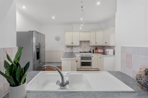 Click the photo for more details of Broad Gap, Bodicote, Banbury