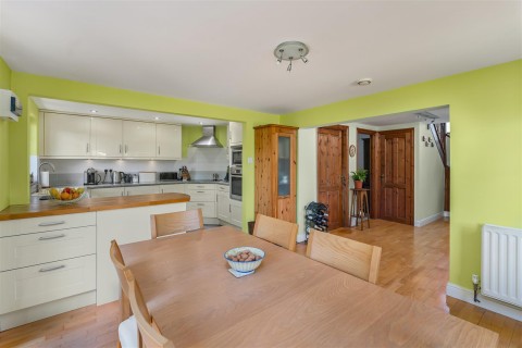 Click the photo for more details of Chapel Lane, Balscote - Ideal for home workers