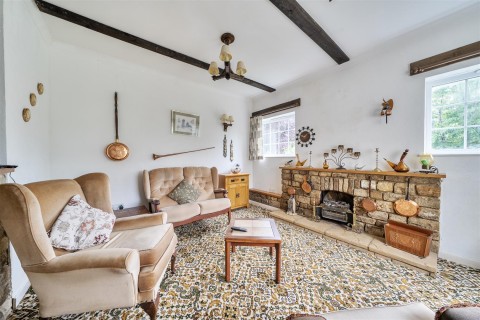 Click the photo for more details of Brackley Road, Silverstone, NN12