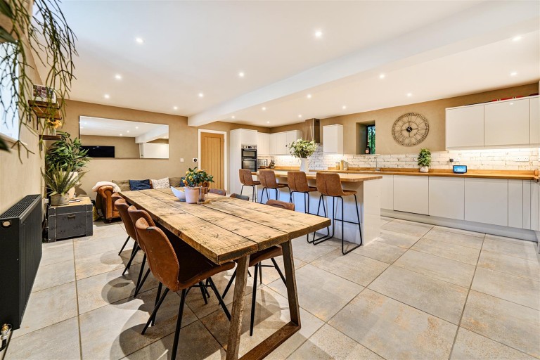 Images for Reindeer Court, Potterspury, NN12