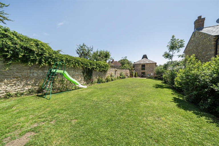 Images for Reindeer Court, Potterspury, NN12
