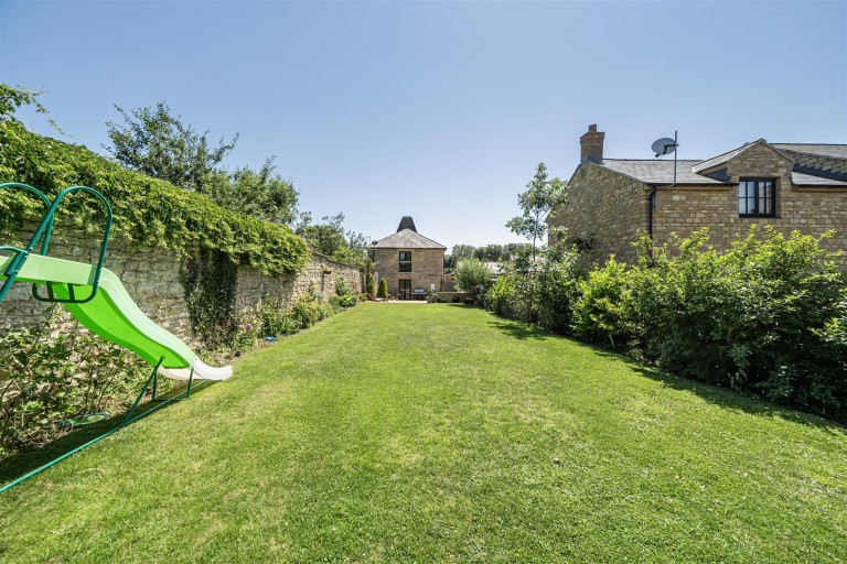 Images for Reindeer Court, Potterspury, NN12