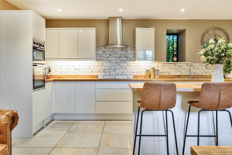 Images for Reindeer Court, Potterspury, NN12