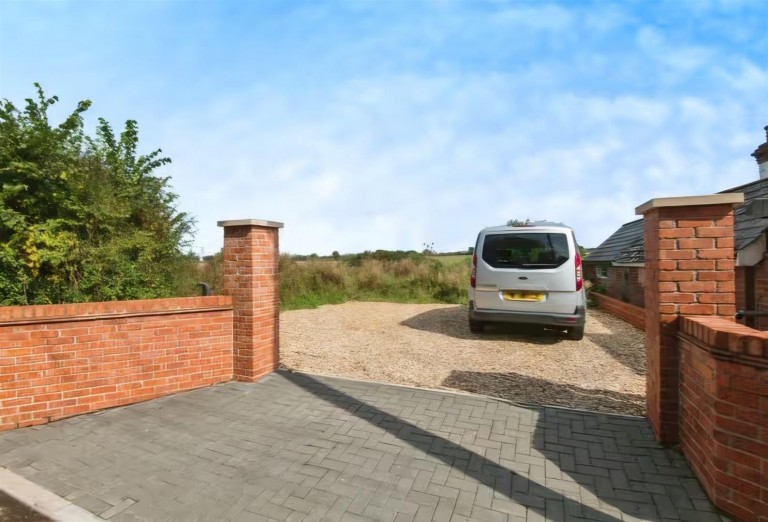Images for Clyst St George, Exeter