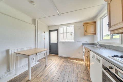 Click the photo for more details of Venlake, Uplyme