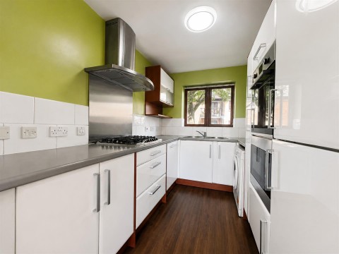 Click the photo for more details of Near Side, Northampton, NN5