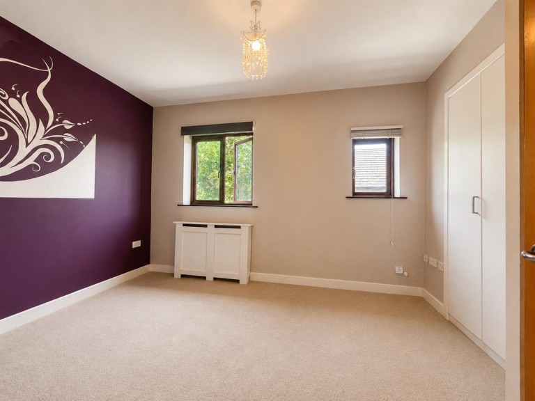 Images for Near Side, Northampton, NN5
