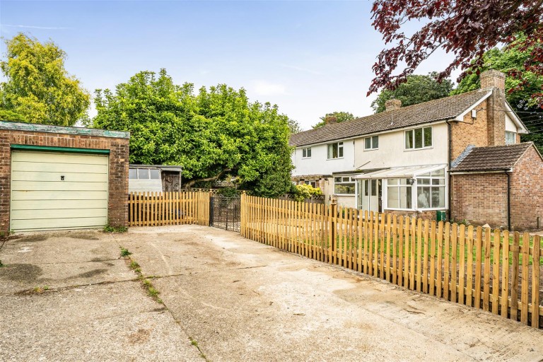 Images for Lyddons Mead, Chard
