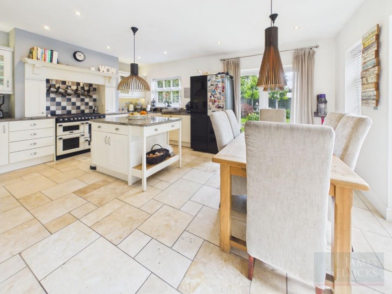 Click the photo for more details of Wyndham Close, Oadby, Leicestershire