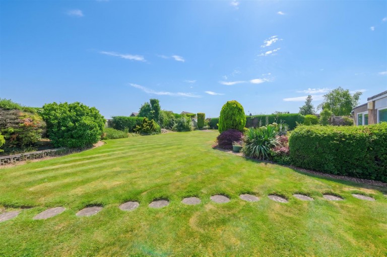 Images for Moat Bank, Bretby, DE15