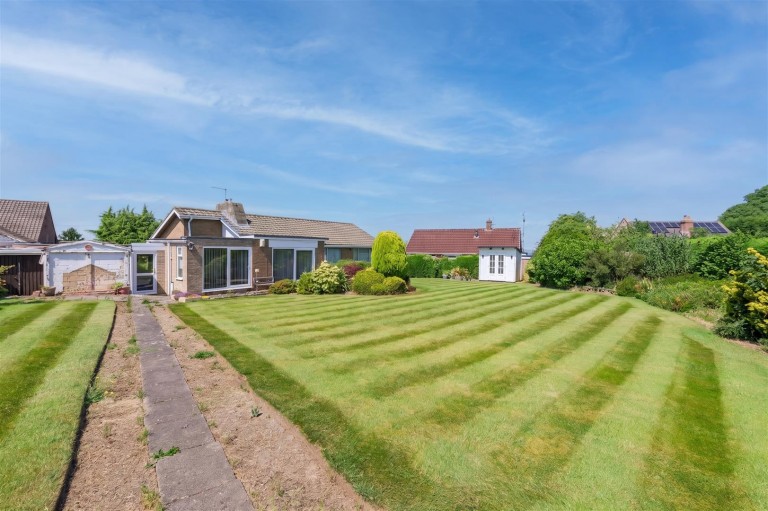 Images for Moat Bank, Bretby, DE15