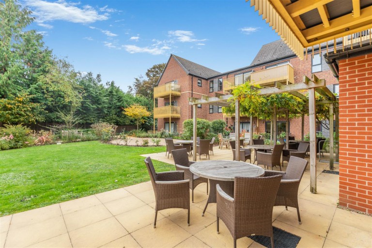Images for Park Gardens, Bath Road, Banbury