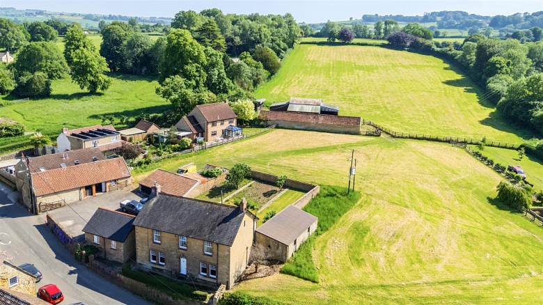 Click the photo for more details of Middle Street, Misterton, Crewkerne