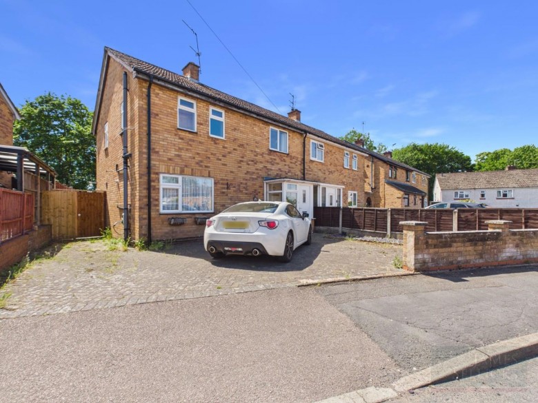Click the photo for more details of Sandiacre Drive, Thurmaston, Leicestershire