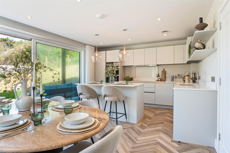 Images for Lee Bay Apartments
