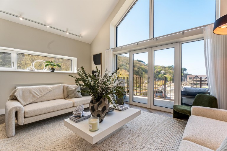 Images for Lee Bay Apartments