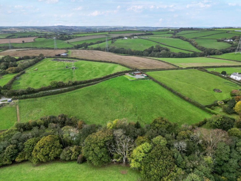 Click the photo for more details of Huntshaw, Torrington