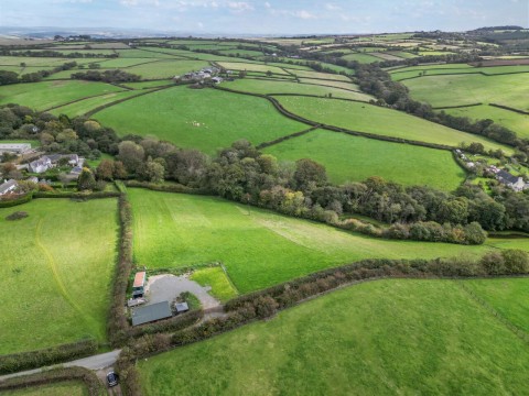 Click the photo for more details of Huntshaw, Torrington