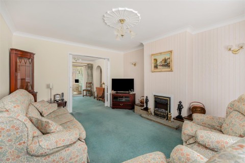 Click the photo for more details of Burlington Gardens, Banbury - Desirable cul-de-sac