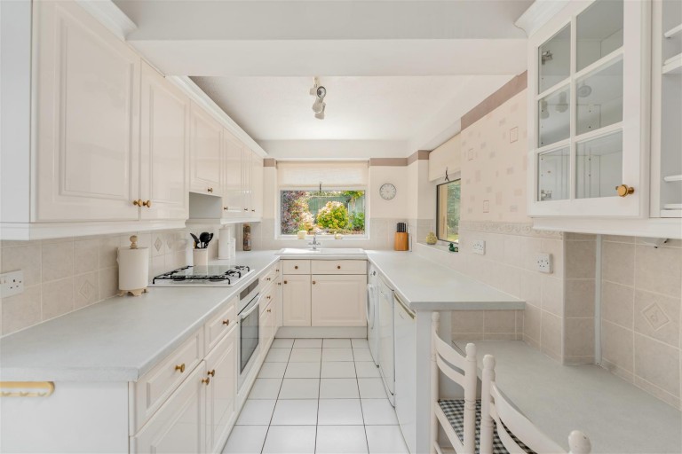 Images for Burlington Gardens, Banbury - Desirable cul-de-sac