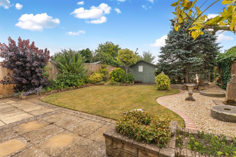 Images for Burlington Gardens, Banbury - Desirable cul-de-sac