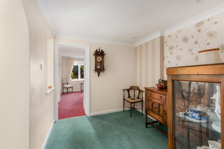 Images for Burlington Gardens, Banbury - Desirable cul-de-sac