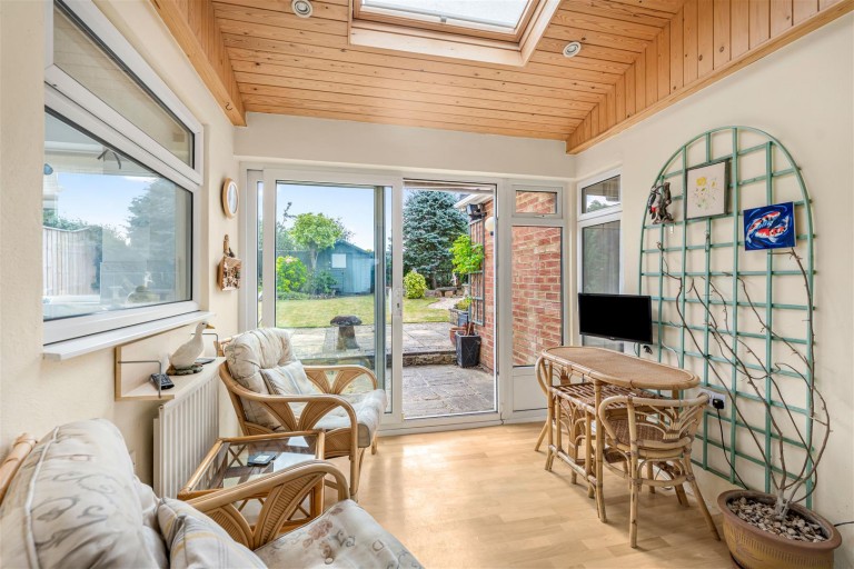 Images for Burlington Gardens, Banbury - Desirable cul-de-sac