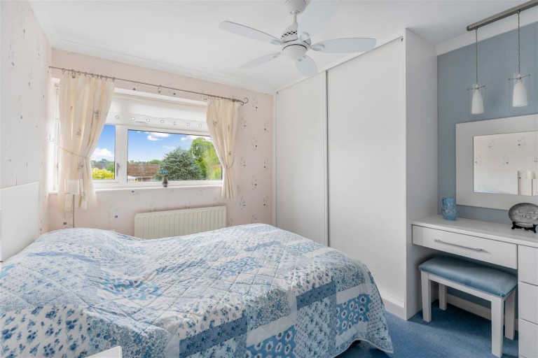 Images for Burlington Gardens, Banbury - Desirable cul-de-sac