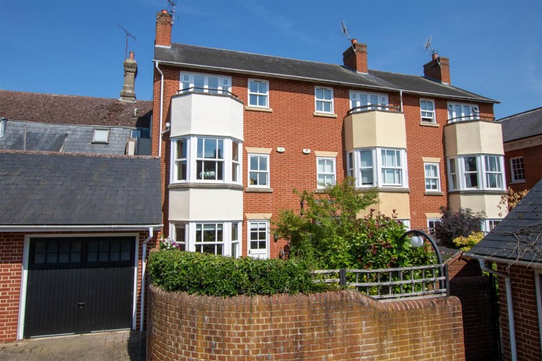 Click the photo for more details of High Street, Saffron Walden