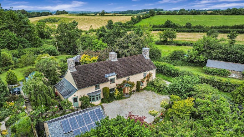 Click the photo for more details of Dippertown, Lewdown, Okehampton