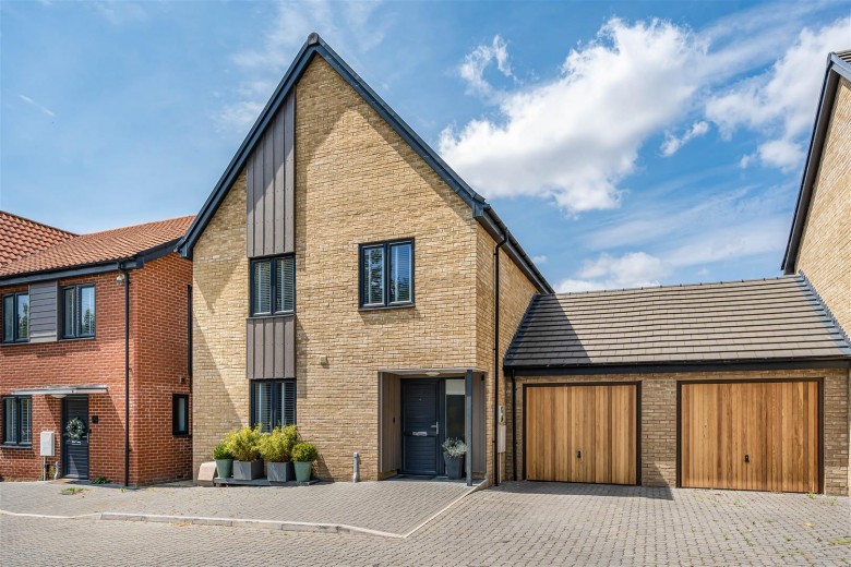 Click the photo for more details of Manor Road, Haverhill