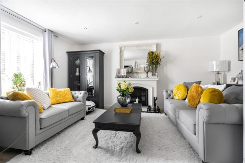 Click the photo for more details of Manor Road, Haverhill