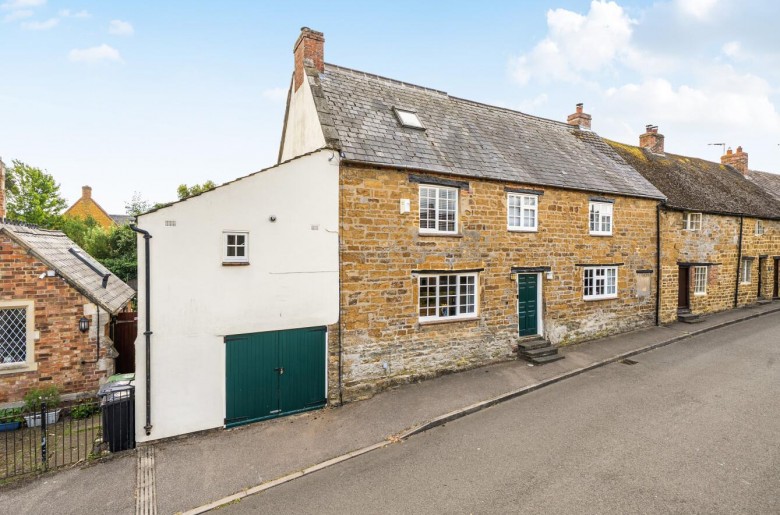 Click the photo for more details of School Street, Daventry, NN11